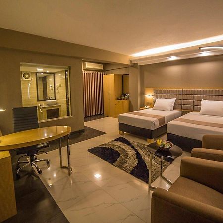 Hotel Castle Salam Khulna Ngoại thất bức ảnh