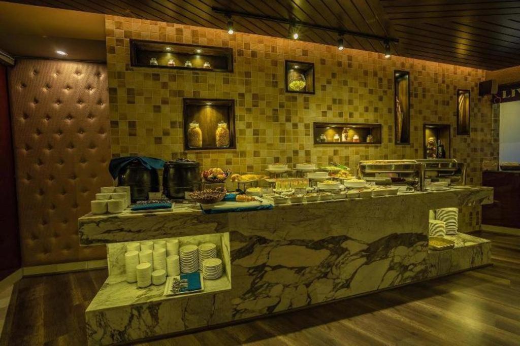 Hotel Castle Salam Khulna Ngoại thất bức ảnh
