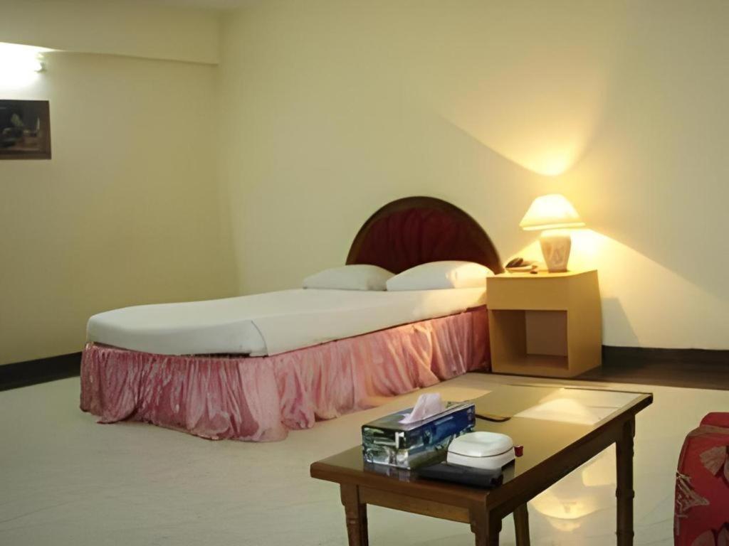 Hotel Castle Salam Khulna Ngoại thất bức ảnh