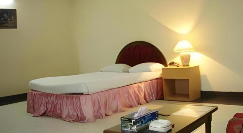 Hotel Castle Salam Khulna Ngoại thất bức ảnh